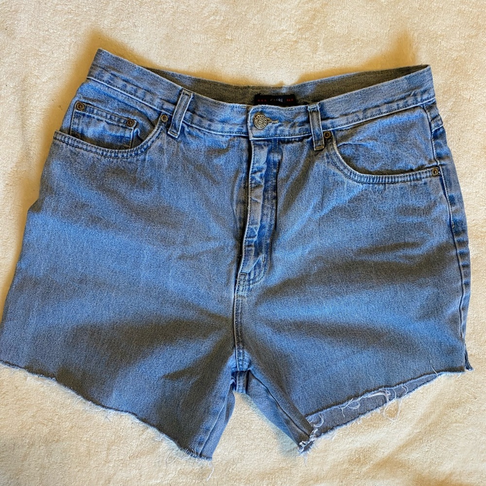 Vintage cut light wash denim jeans